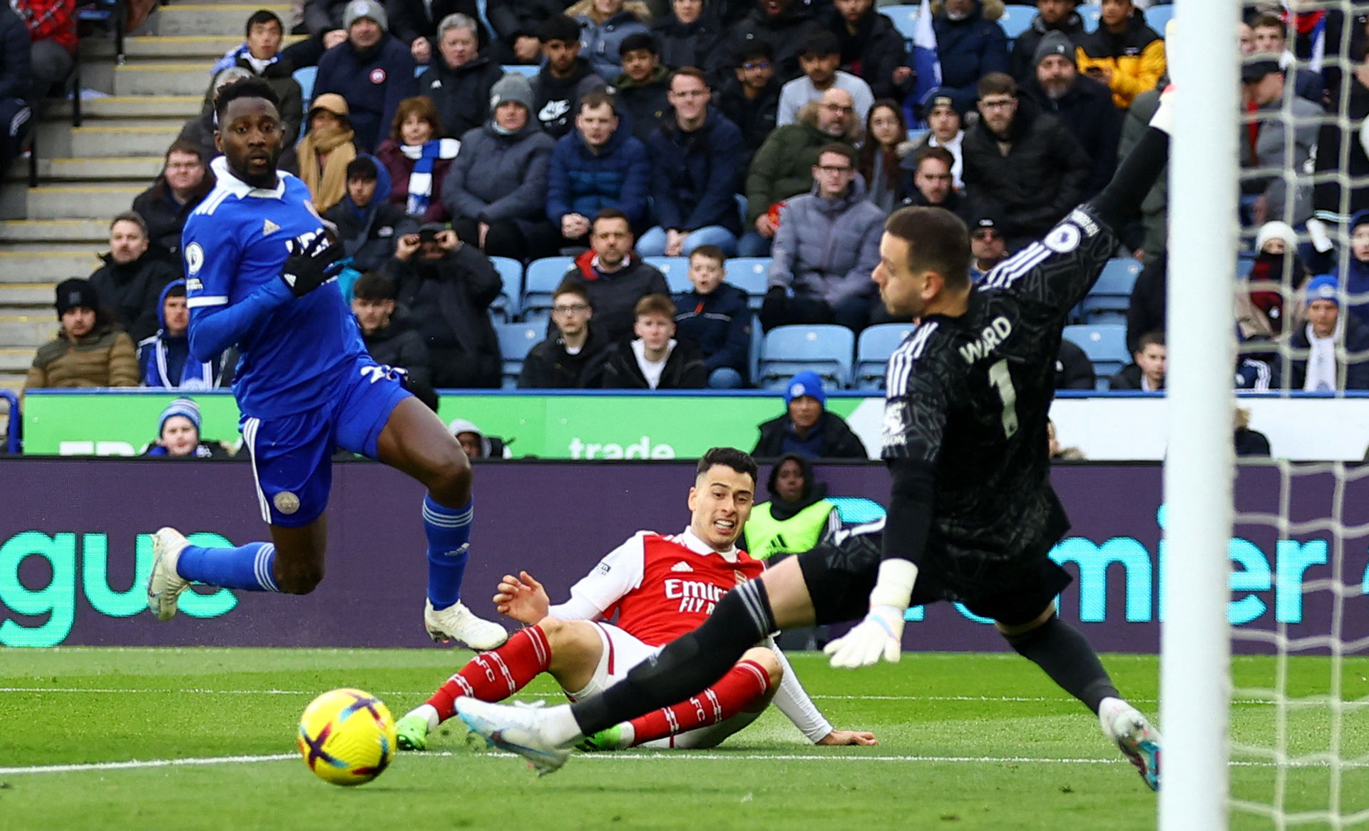 正等待她去 正等待她去